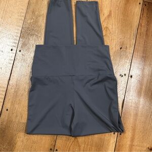 BALERA DANCE gray silky  nylon / spandex  leggings size XL (Says XXL) EUC!